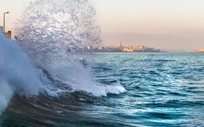 France St Malo wave